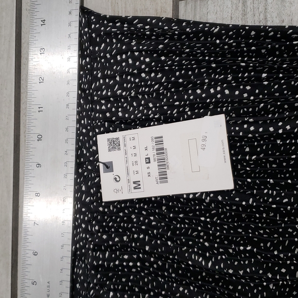 Zara pleated skirt. - Picture 5 of 6